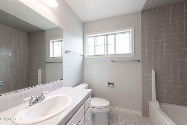 Building Photo - 5848 Lake Lindero Dr