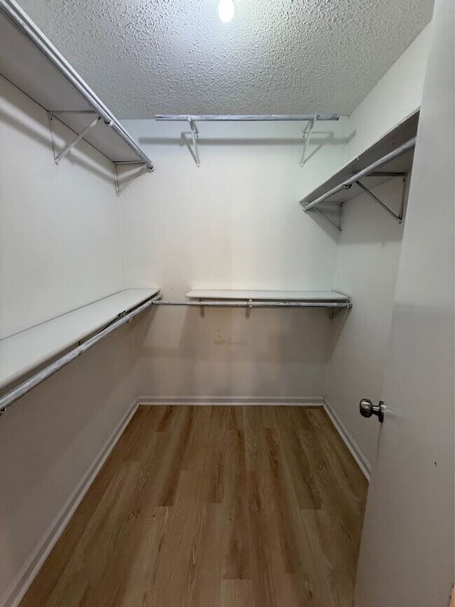 Building Photo - 311 E Jeff Davis Ave