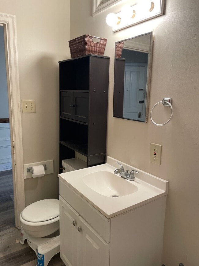 Building Photo - 227 Nevin St