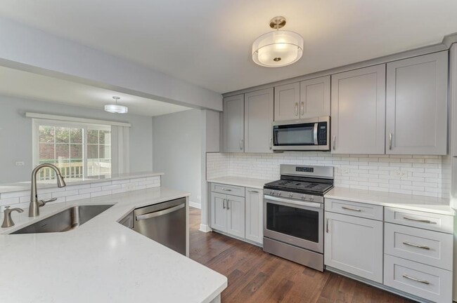 Building Photo - 2222 Seaver Ln