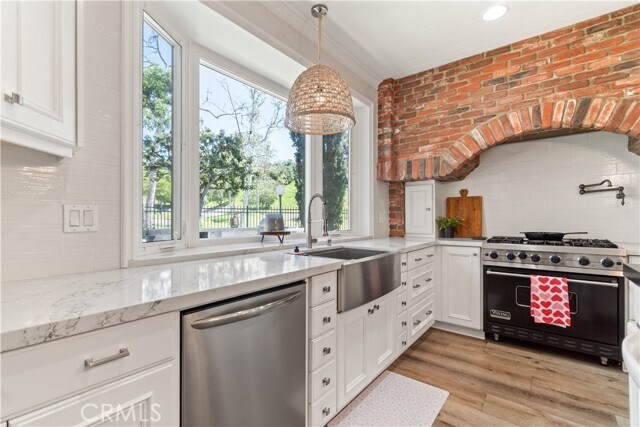 Building Photo - 11 Willowglade