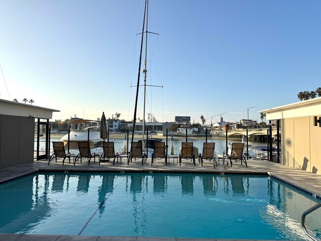 Building Photo - Waterfront Living in Naples - Furnished 2BD/2BA with Bay Views