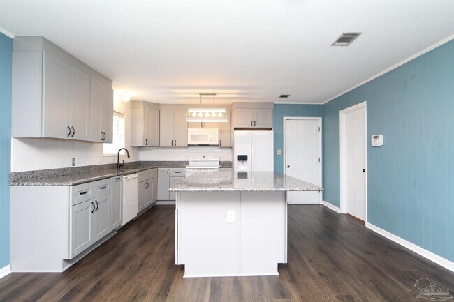 Building Photo - 1400 N D St