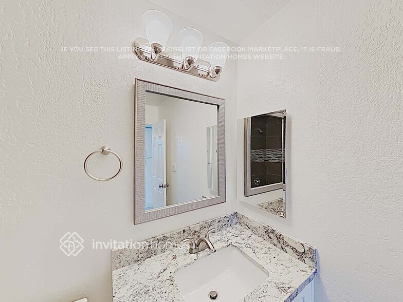 Building Photo - 3224 S Albert Ave