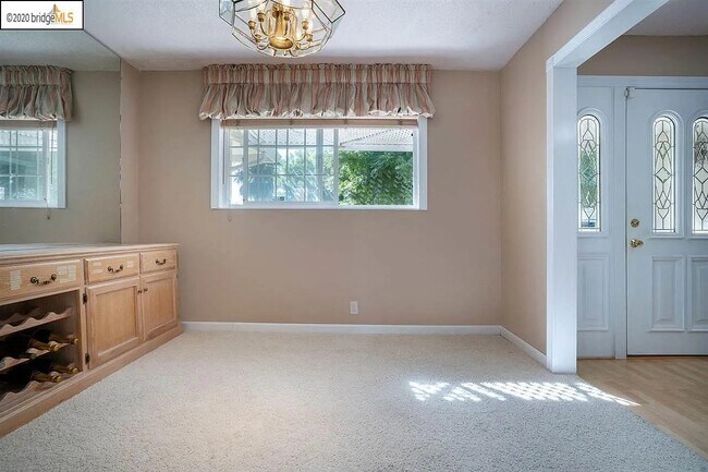 Building Photo - 1537 Heartwood Dr