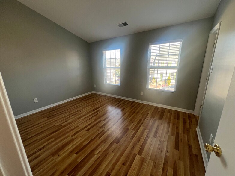 Building Photo - 14205 Brenham Dr