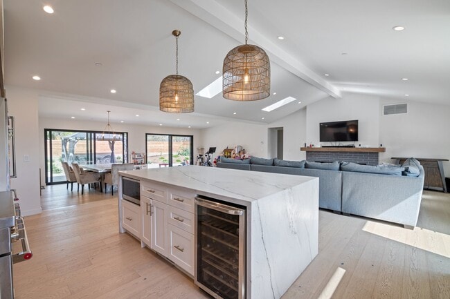 Building Photo - 3116 Calle Fresno