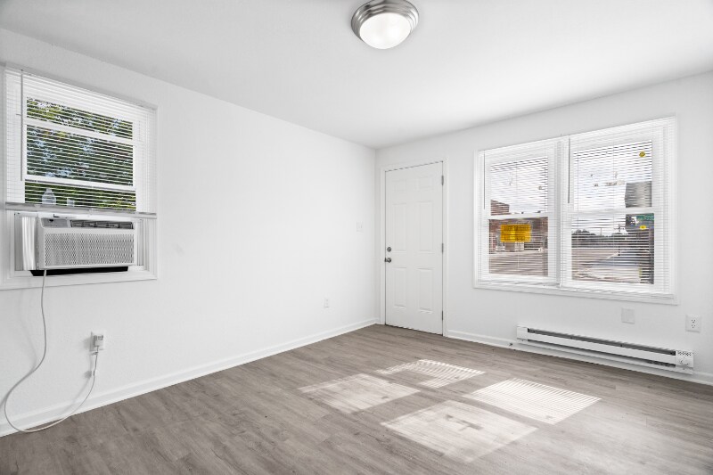 Building Photo - 102 S West St