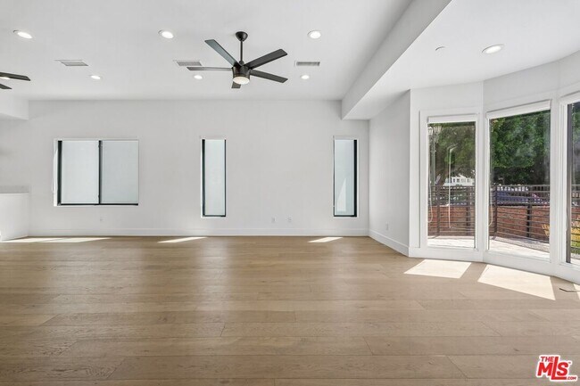 Building Photo - 6521 Homewood Ave