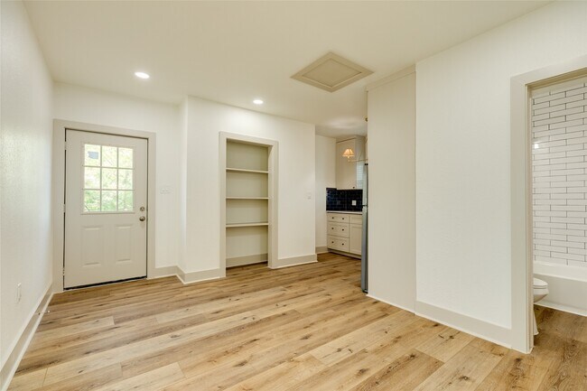 Building Photo - 2512 Avenue K