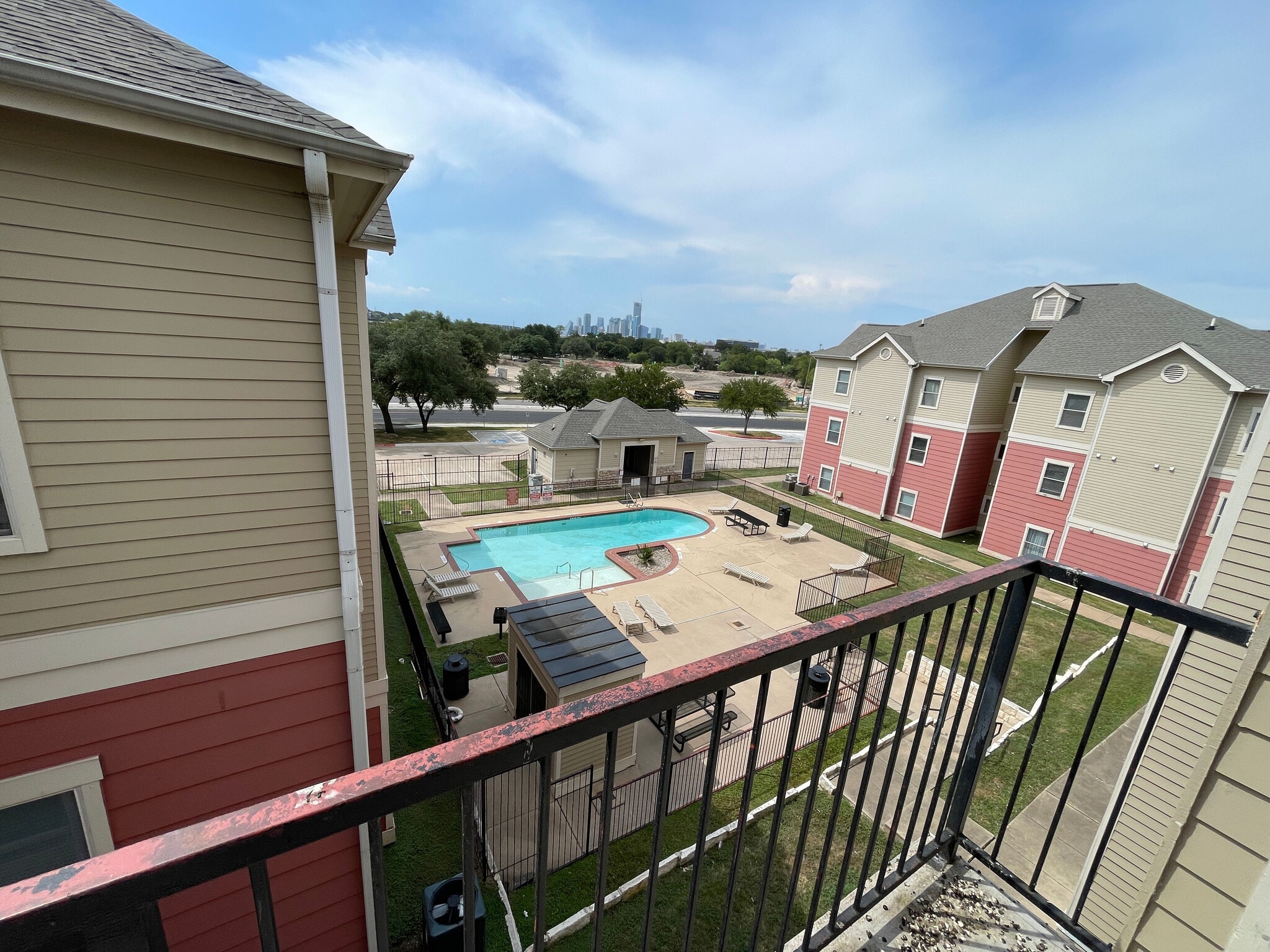 Building Photo - Room in Condo on Crossing Pl