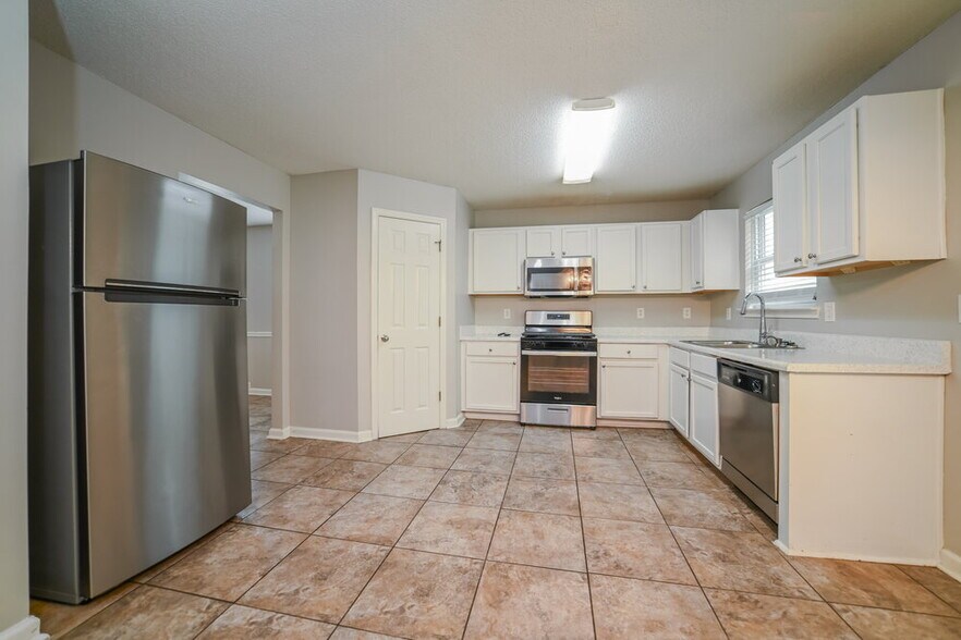 Building Photo - 4117 Alveston Dr