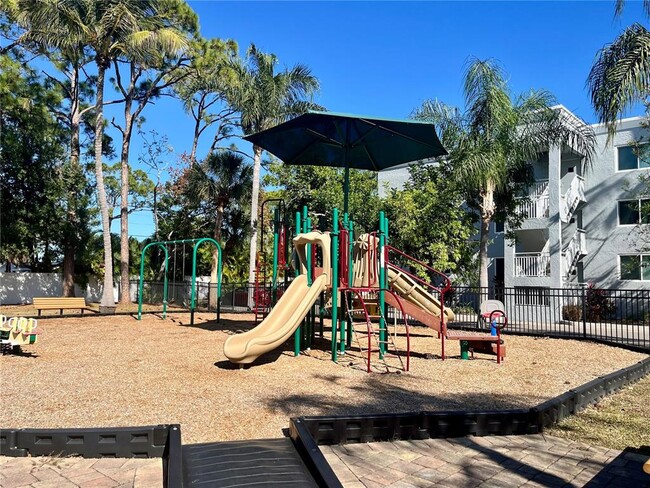 Building Photo - 2700 Coconut Bay Ln