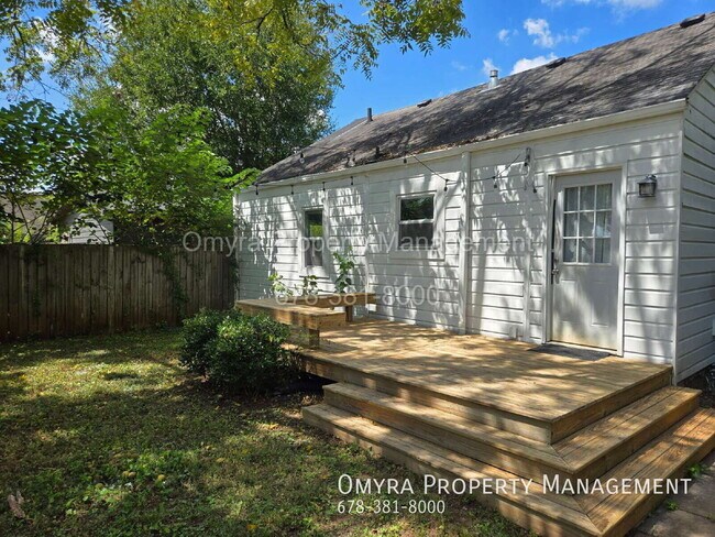 Building Photo - 2495 Amelia Ave