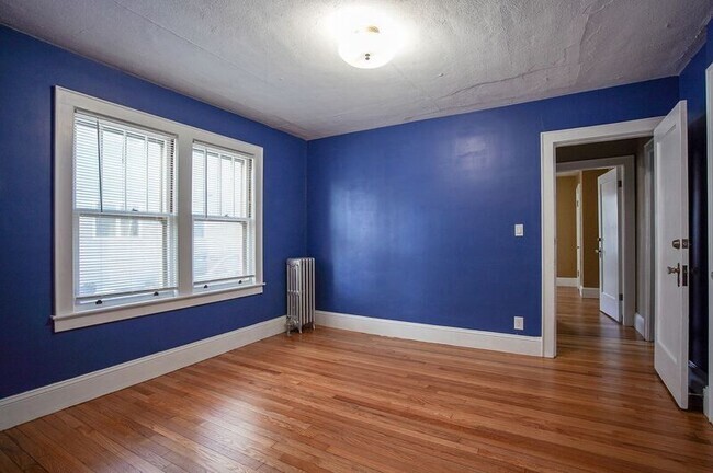 Building Photo - 109 Carver St