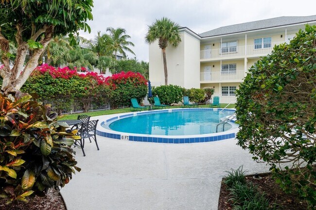 Building Photo - 1441 Ocean Dr