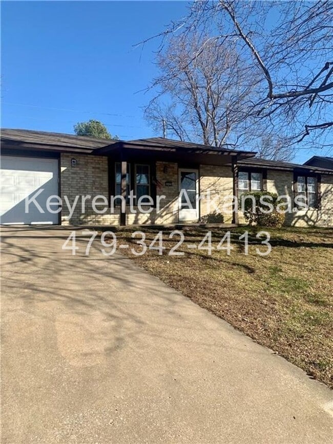 Building Photo - Charming Home with Open Kitchen, Fireplace & 2-Car Garage