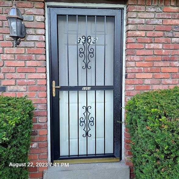 Individual front door entrance - 3309 W Run Rd