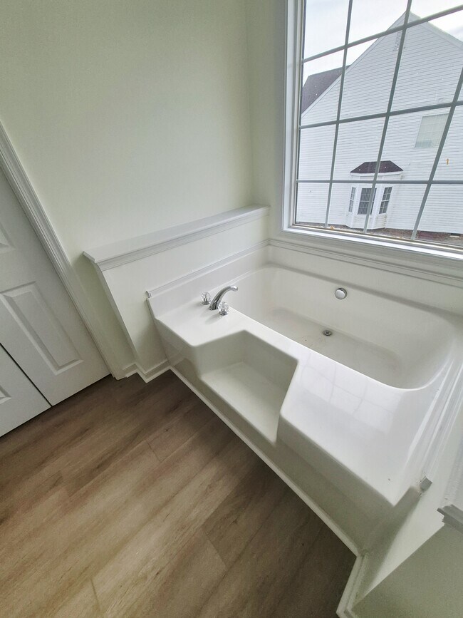 Building Photo - 7221 Oakmere Ct