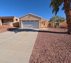 Building Photo - 2112 E Desert Lakes Dr
