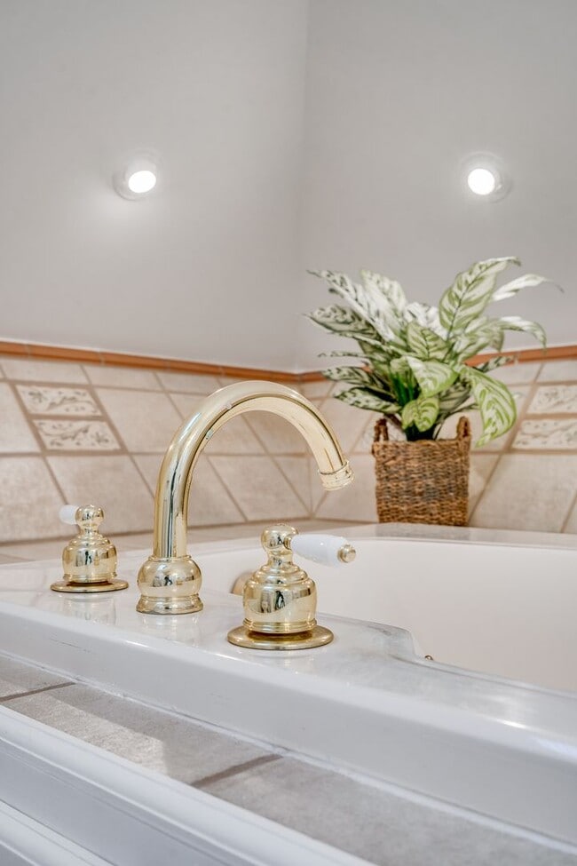 Building Photo - F. Scott Fitzgerald House in Saint Paul Can Be Your Home!