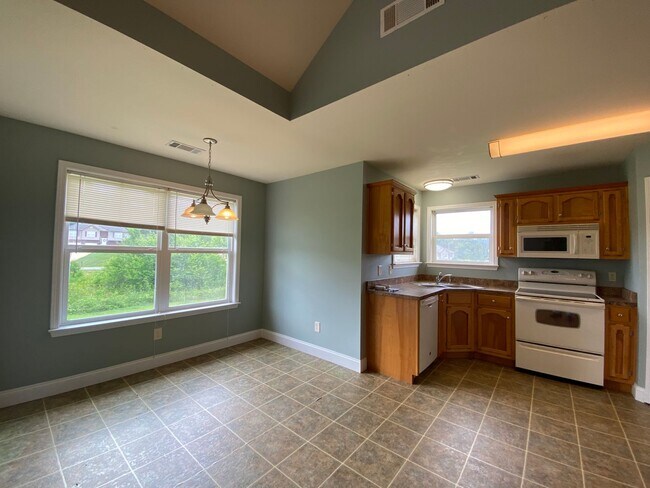 Building Photo - Home for Rent in Woodstock! View with 48 H...