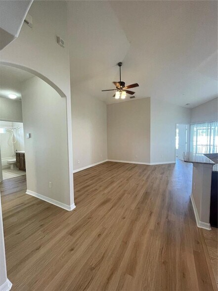 Building Photo - 3849 Washburn Pl