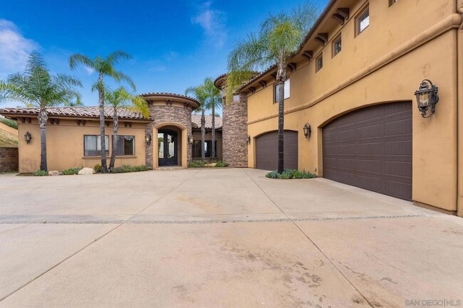 Building Photo - 208 Alicia Way