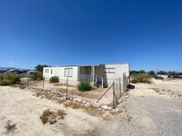 Building Photo - 580 N Linda St