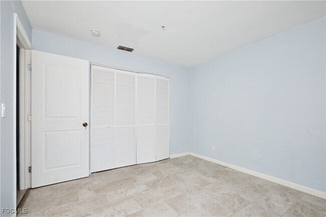 Building Photo - 824 Alderman St