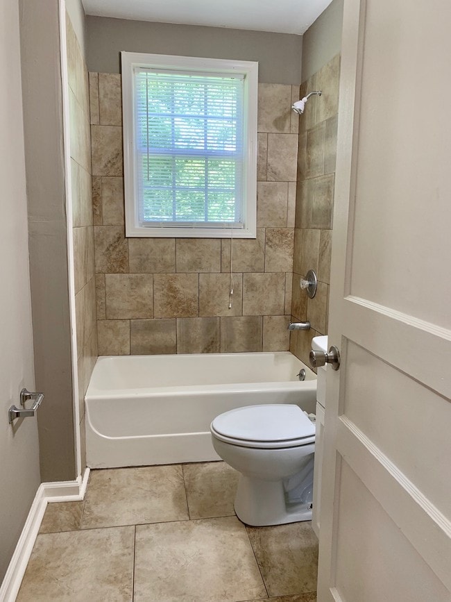 Building Photo - 854 E Happy Hollow Dr