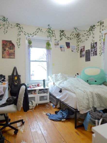 Building Photo - 1578 Tremont St