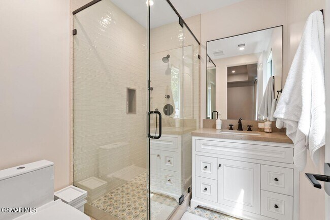 Building Photo - 12727 Landale St