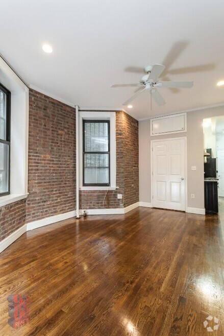 Building Photo - 336 E 18th St