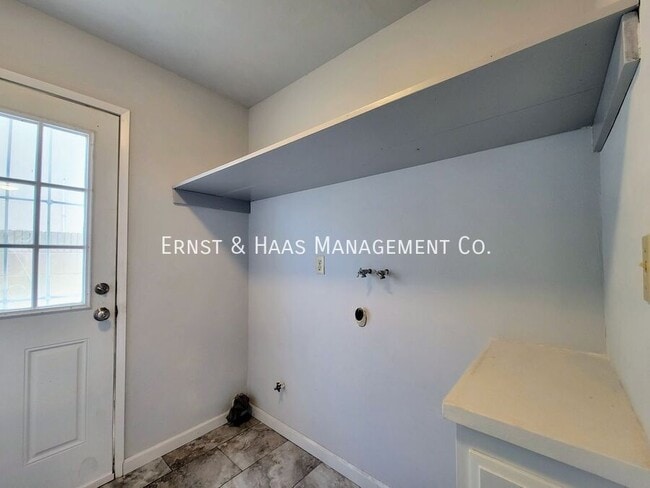 Building Photo - 10751 Andy St