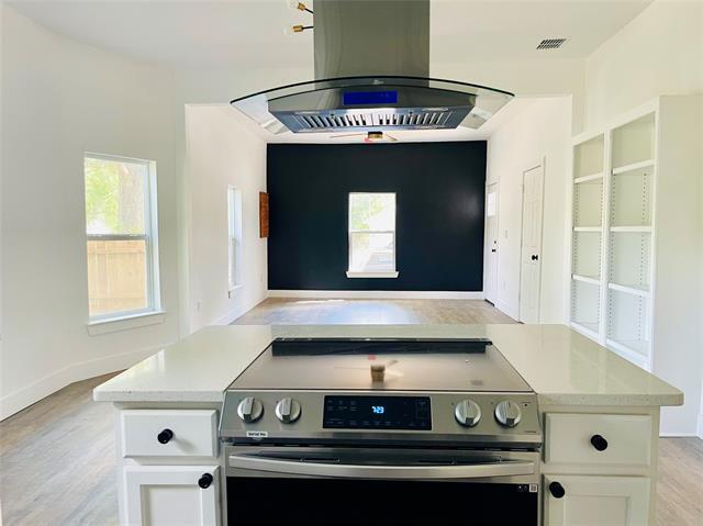 Building Photo - 2210 Langford St