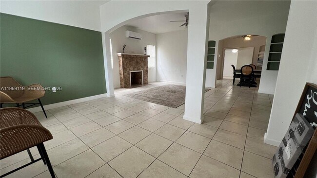 Building Photo - 113 NW 35th St