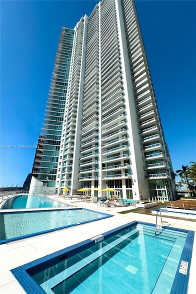 Building Photo - 92 SW 3rd St