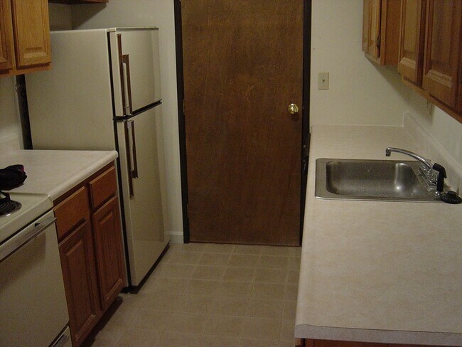 Building Photo - 47 Juniper Rd