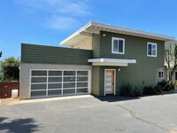 Building Photo - BREATHTAKING PANORAMIC OCEAN VIEW!