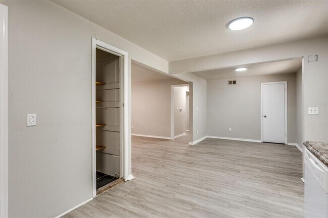Building Photo - 2908 SW 62nd St