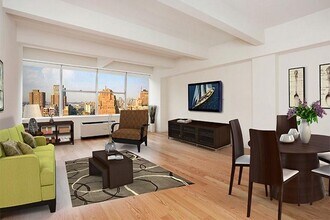 Building Photo - 4 bedroom in New York NY 10007