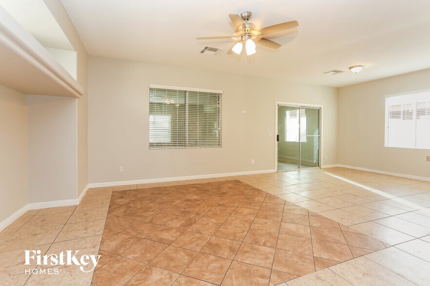 Building Photo - 9720 N Fast Elk St