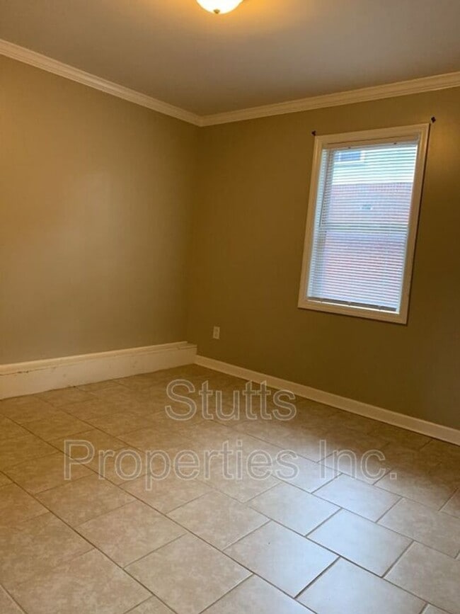 Building Photo - 414 Hermitage Dr