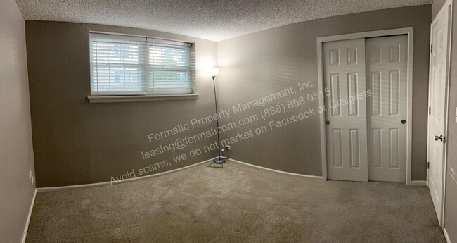 Building Photo - Cat-Friendly Condo with Community Pool and Gated Parking