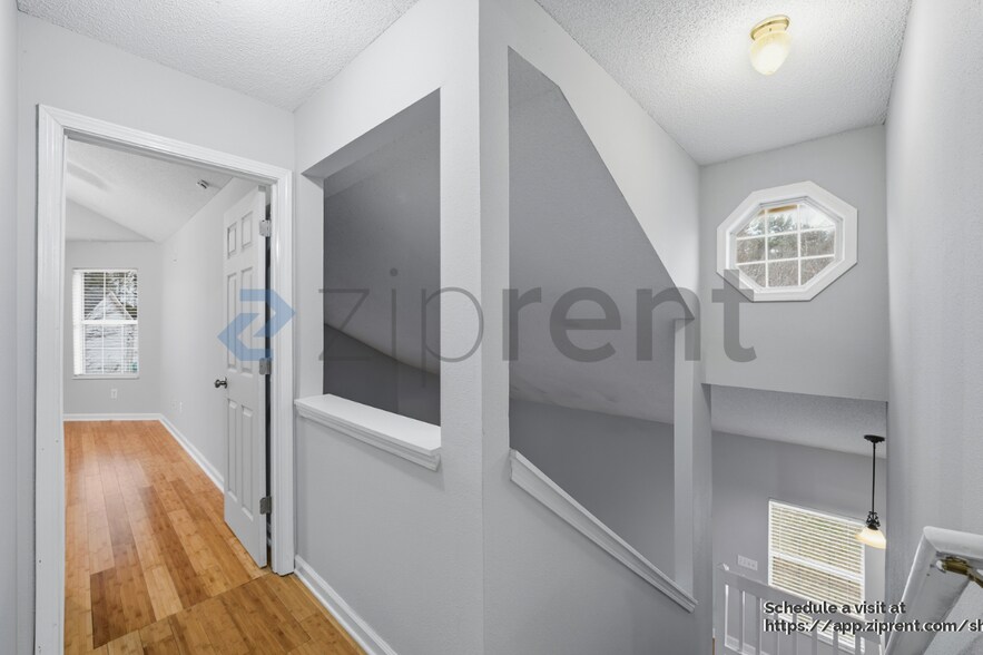 Building Photo - 2236 Raven Cir