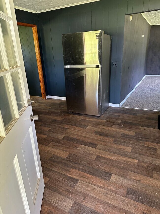 Building Photo - 19465 Mobile Rd