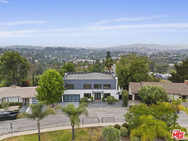 Primary Photo - 105 Sequoia Dr