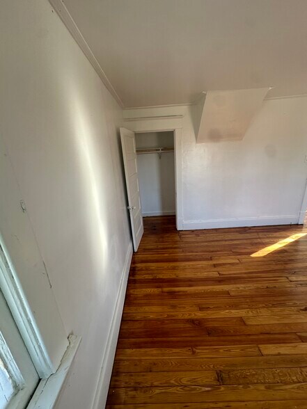 Building Photo - 1107 Wallis Ave