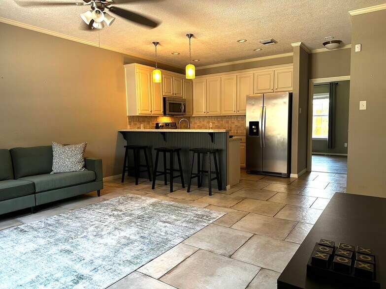 Building Photo - 2101 S 7th St